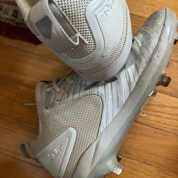Nike Mike Trout Cleats - Picture 7 of 7